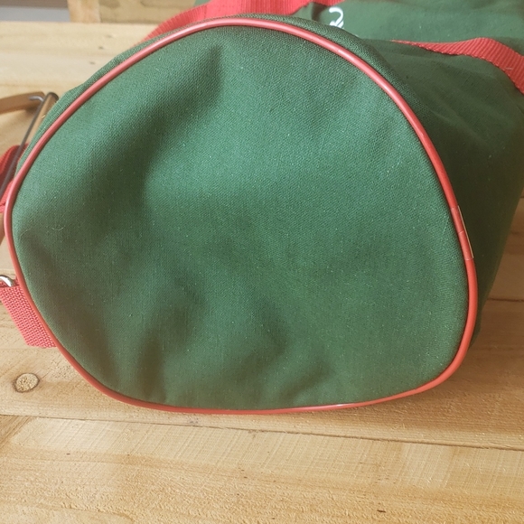 Hollywood Park Logo Green Red Zippered Duffle Bag with handle & Shoulder Strap - Picture 7 of 10